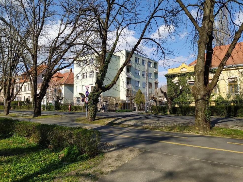 Apartamento Nelli Apartman Keszthely Exterior foto